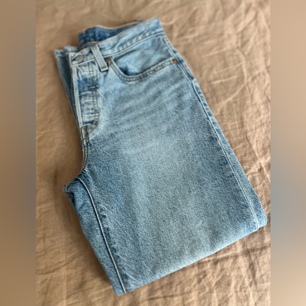 LEVIS - 501® Original Fit Cropped Lightweight Women's Jeans Sz 26 - Picture 3 of 6
